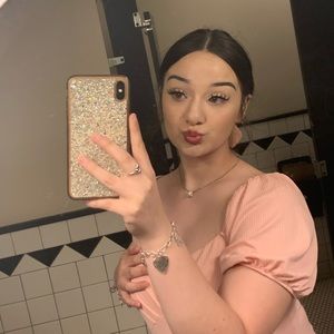 Meet your Posher, Leslie